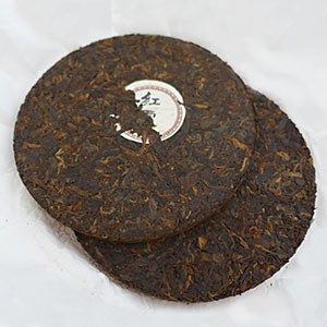 Two 190g tea cakes